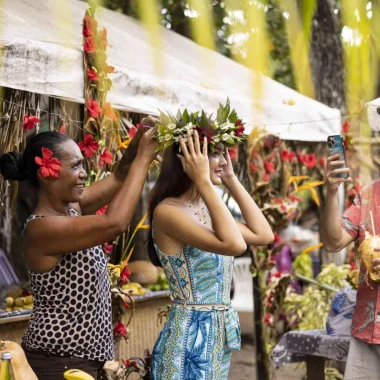 Fazendo uma coroa de flores