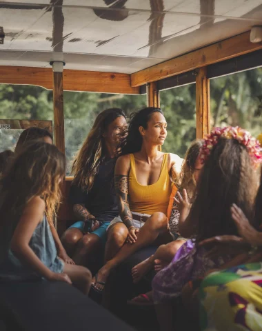 Le truck, le transport en commun traditionnel © Overpeek Studio