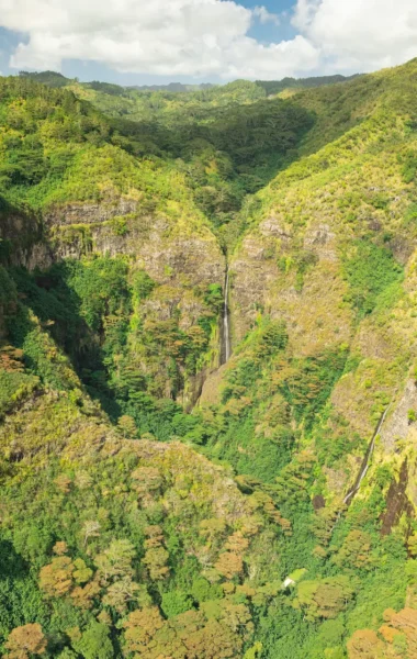 Une cascade à Nuku Hiva © Grégoire Le Bacon
